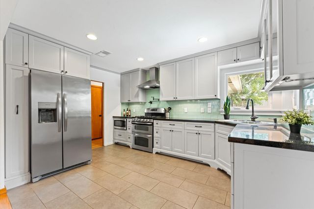 1219 Candlelight Lane, Houston, TX 77018