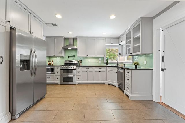 1219 Candlelight Lane, Houston, TX 77018