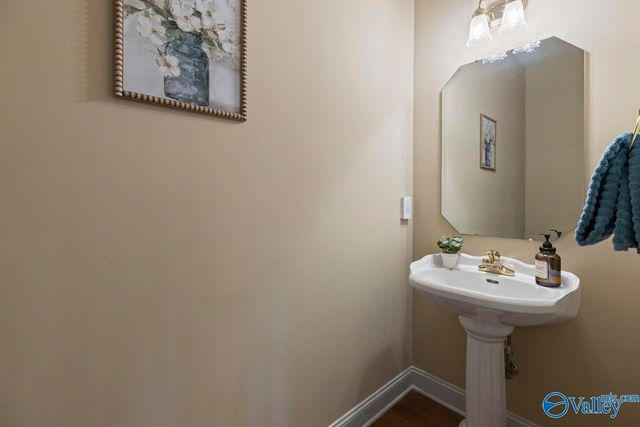 154 Redcliffe Drive, Huntsville, AL 35806