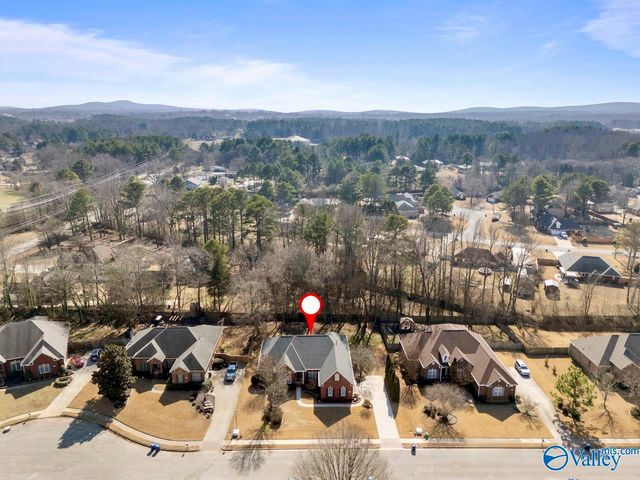 154 Redcliffe Drive, Huntsville, AL 35806