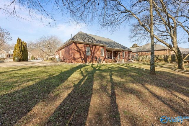 154 Redcliffe Drive, Huntsville, AL 35806