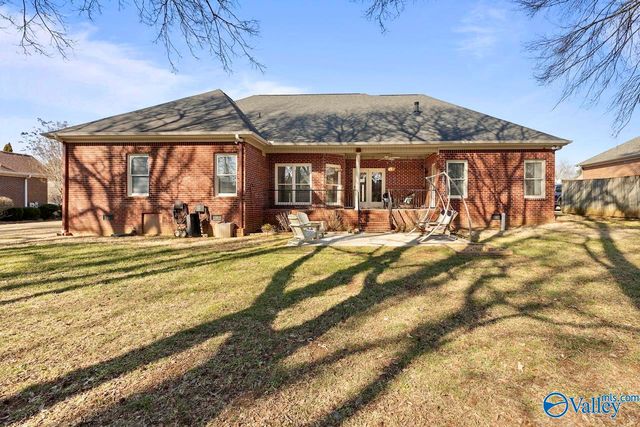 154 Redcliffe Drive, Huntsville, AL 35806