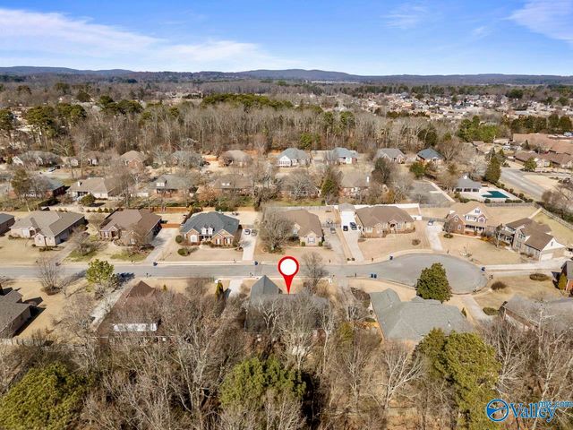 154 Redcliffe Drive, Huntsville, AL 35806