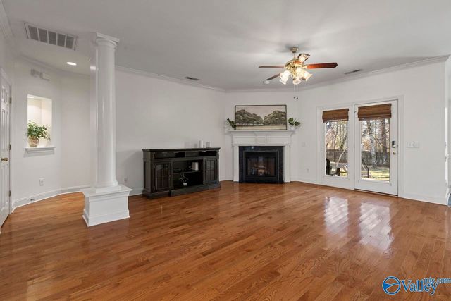 154 Redcliffe Drive, Huntsville, AL 35806