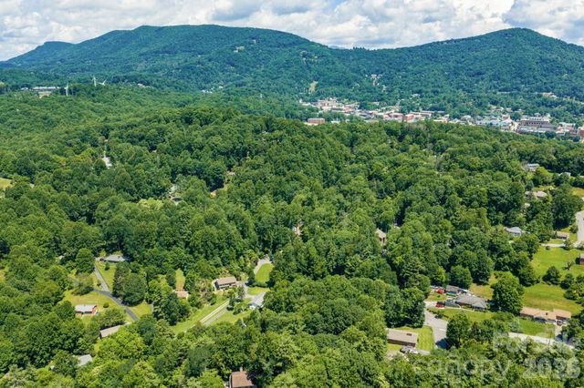 121 Horseshoe Drive, Boone, NC 28607
