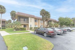 325 Lakeview Drive 102, Weston, FL 33326