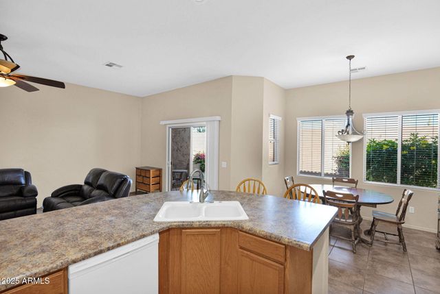 25 S QUINN Circle 58, Mesa, AZ 85206