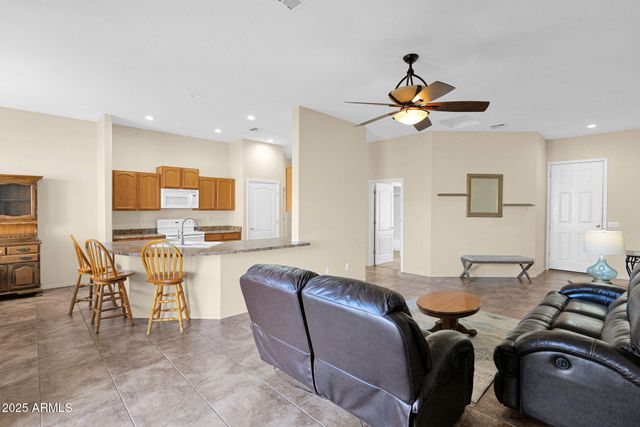 25 S QUINN Circle 58, Mesa, AZ 85206