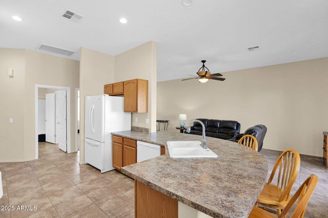 25 S QUINN Circle 58, Mesa, AZ 85206