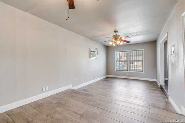 354 Las Palmas, San Antonio, TX 78237