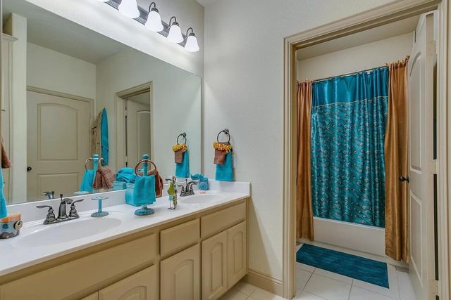 636 Possom Trot Hollow Road, Whitewright, TX 75491