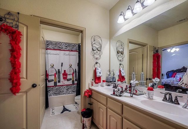 636 Possom Trot Hollow Road, Whitewright, TX 75491