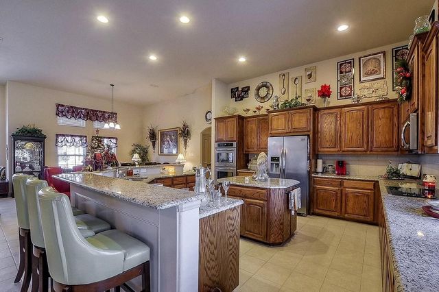 636 Possom Trot Hollow Road, Whitewright, TX 75491