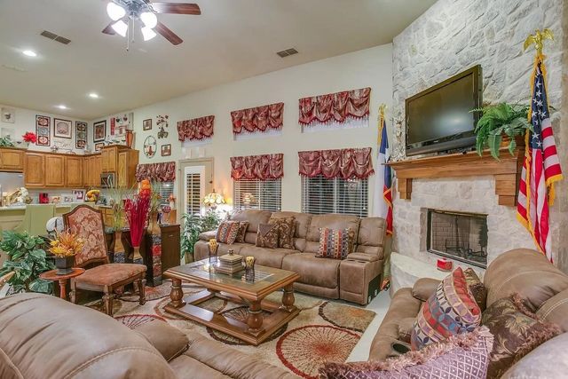 636 Possom Trot Hollow Road, Whitewright, TX 75491