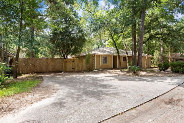 1010 E Red Cedar Circle, The Woodlands, TX 77380