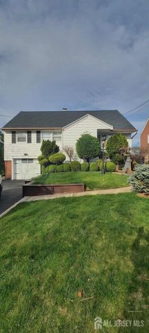 106 Maryknoll Road, Menlo Park Terrace, NJ 08840