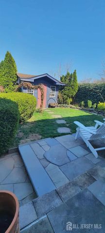 106 Maryknoll Road, Menlo Park Terrace, NJ 08840