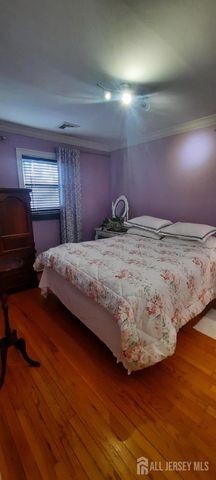 106 Maryknoll Road, Menlo Park Terrace, NJ 08840