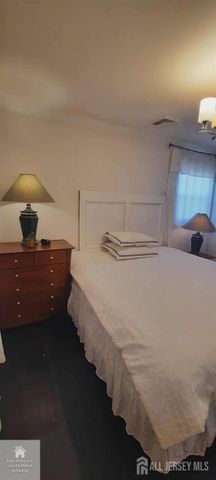 106 Maryknoll Road, Menlo Park Terrace, NJ 08840