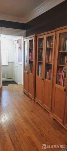 106 Maryknoll Road, Menlo Park Terrace, NJ 08840