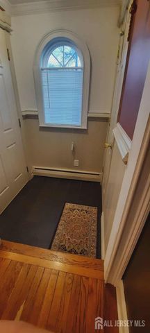 106 Maryknoll Road, Menlo Park Terrace, NJ 08840