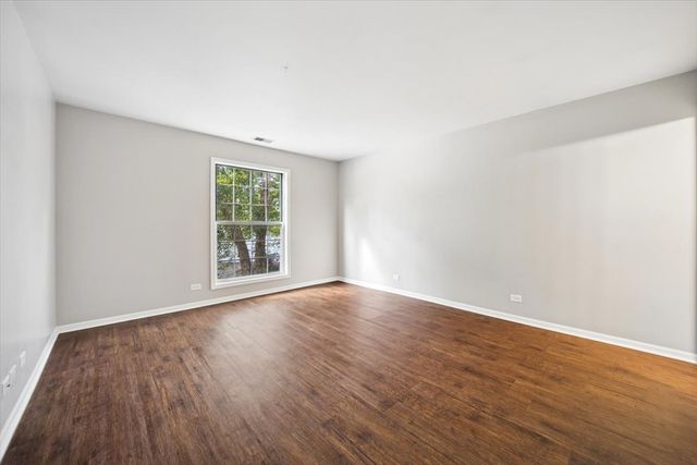95 Midhurst Court 201D, Naperville, IL 60565