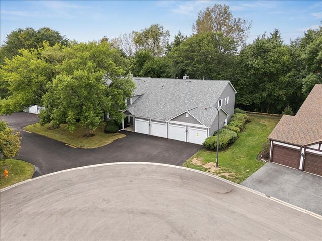95 Midhurst Court 201D, Naperville, IL 60565