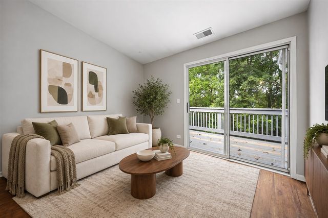 95 Midhurst Court 201D, Naperville, IL 60565