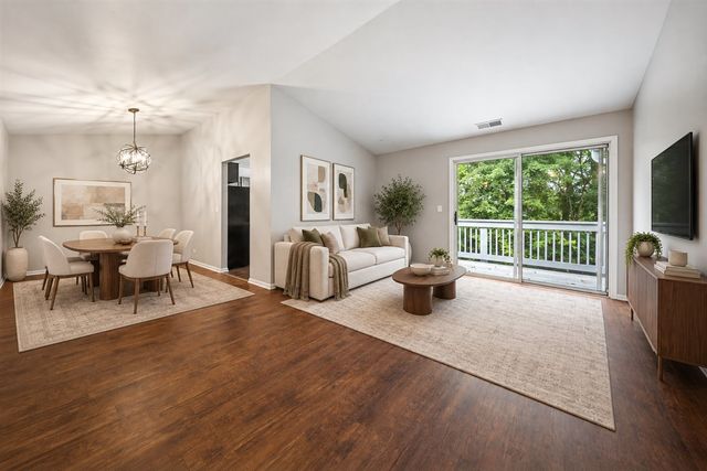 95 Midhurst Court 201D, Naperville, IL 60565