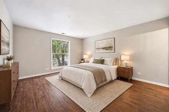 95 Midhurst Court 201D, Naperville, IL 60565