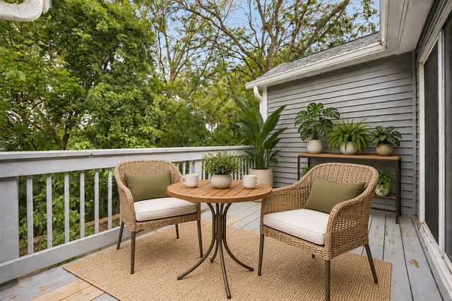 95 Midhurst Court 201D, Naperville, IL 60565