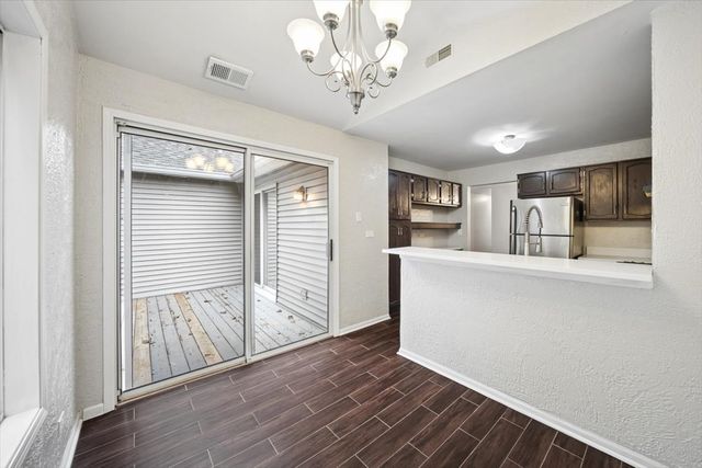 95 Midhurst Court 201D, Naperville, IL 60565