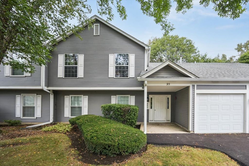 95 Midhurst Court 201D, Naperville, IL 60565