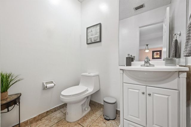 940 SW 96th Avenue, Pembroke Pines, FL 33025