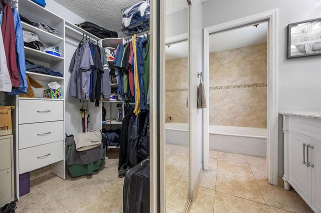 940 SW 96th Avenue, Pembroke Pines, FL 33025