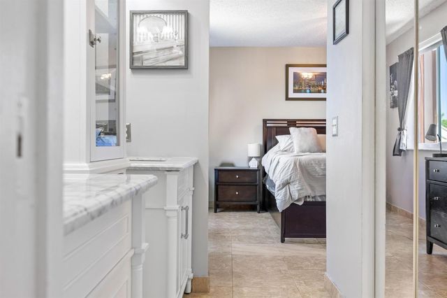 940 SW 96th Avenue, Pembroke Pines, FL 33025