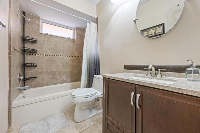 940 SW 96th Avenue, Pembroke Pines, FL 33025