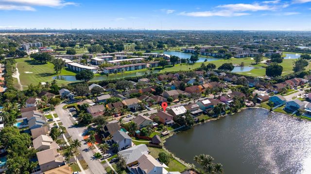 940 SW 96th Avenue, Pembroke Pines, FL 33025