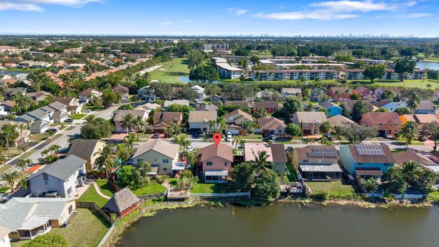 940 SW 96th Avenue, Pembroke Pines, FL 33025