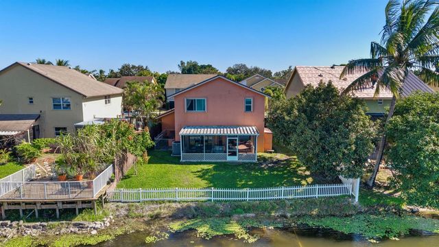 940 SW 96th Avenue, Pembroke Pines, FL 33025