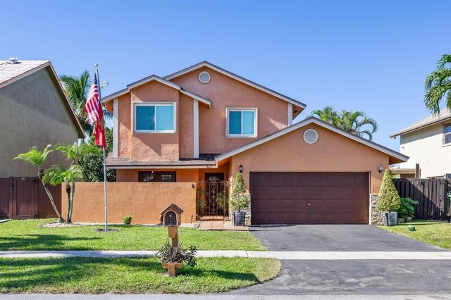 940 SW 96th Avenue, Pembroke Pines, FL 33025