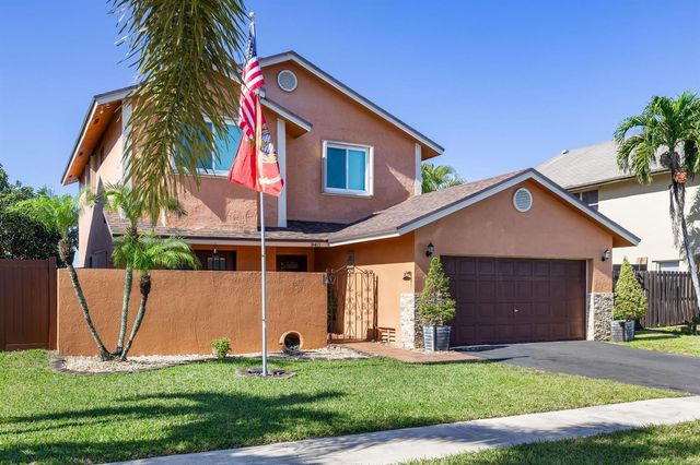 940 SW 96th Avenue, Pembroke Pines, FL 33025