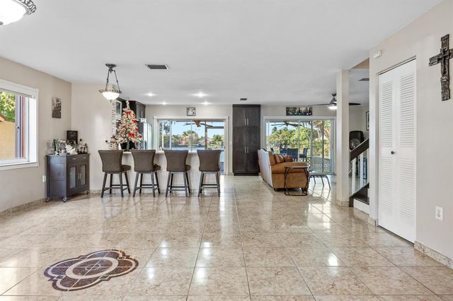 940 SW 96th Avenue, Pembroke Pines, FL 33025