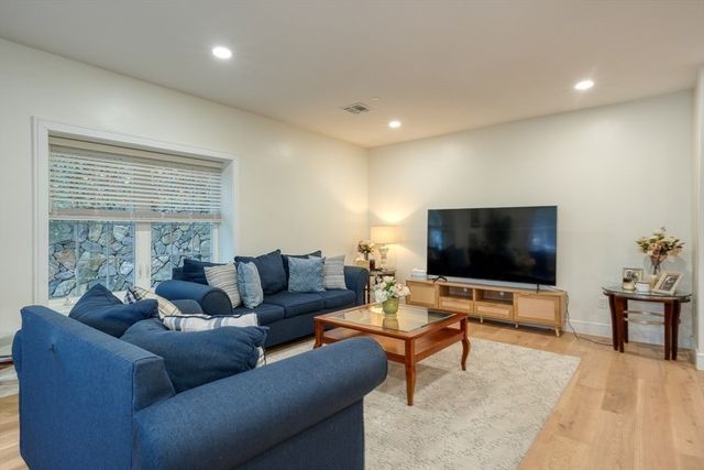 17 School St. A, Hudson, MA 01749