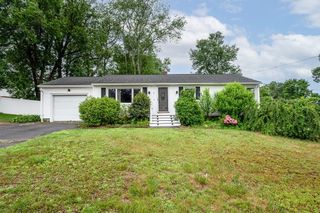 3 Sears Ave, Webster, MA 01570