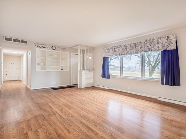 1224 W Clark, Berne, IN 46711