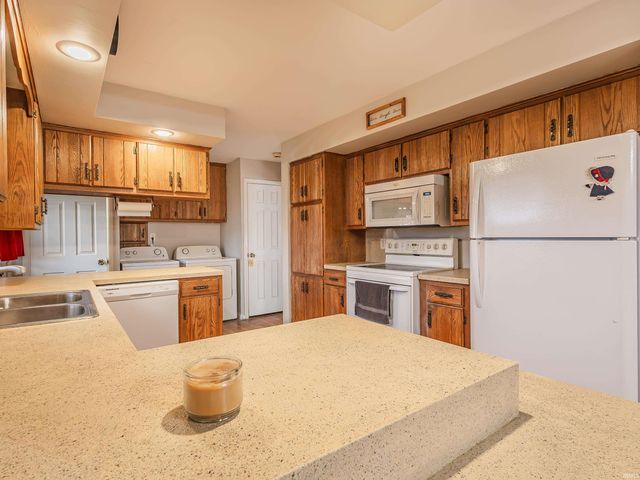 1224 W Clark, Berne, IN 46711