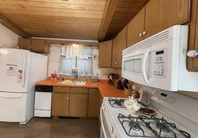 1944 Lake Drive, Friendship, WI 53934