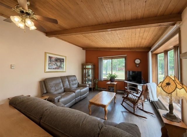 1944 Lake Drive, Friendship, WI 53934