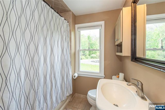 2 Red Mine Road, Wanaque, NJ 07465